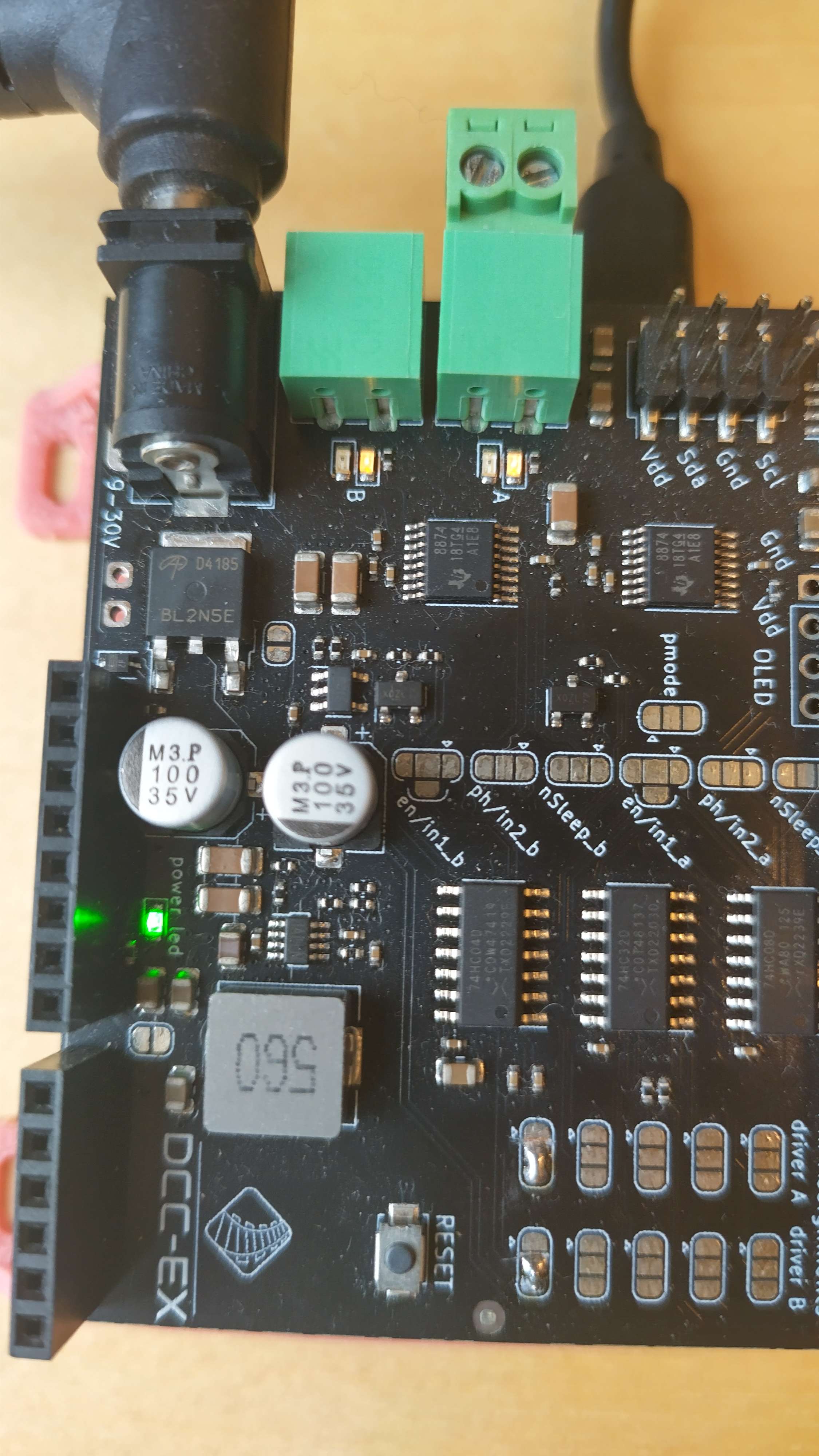 Track A DC/B DC throttle forward